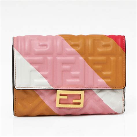 フェンディ（FENDI）新作財布【2022春夏】 